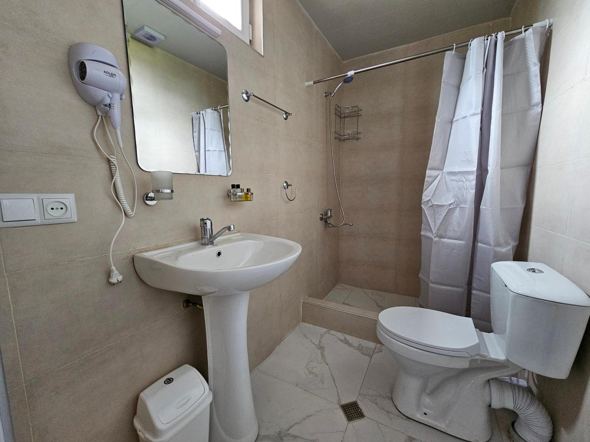 Hilltop Guest House Kutaiszi Kültér fotó